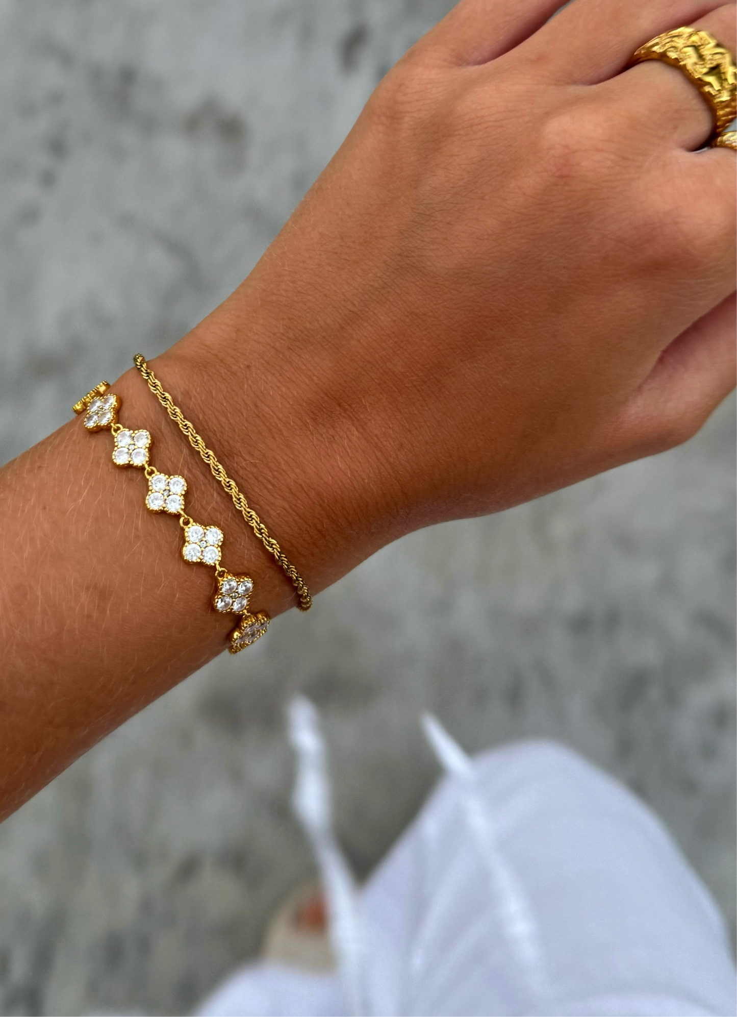 Clove Bracelet Gold